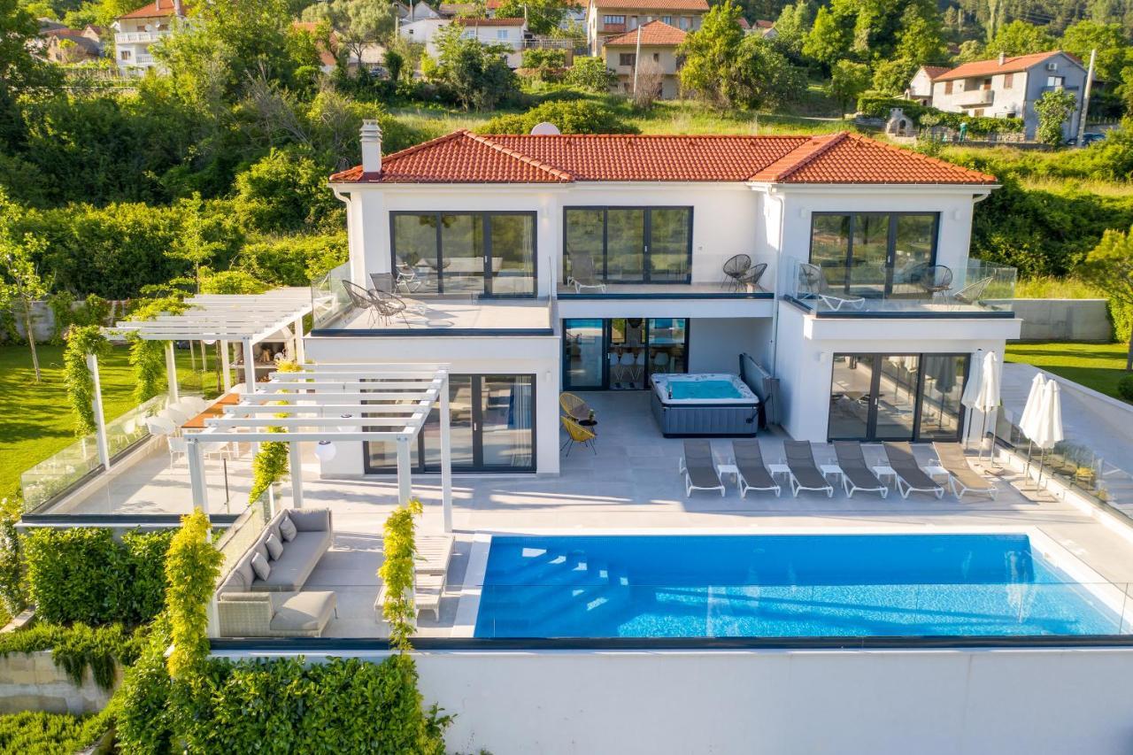 Villa Elegance Sinj Exterior photo