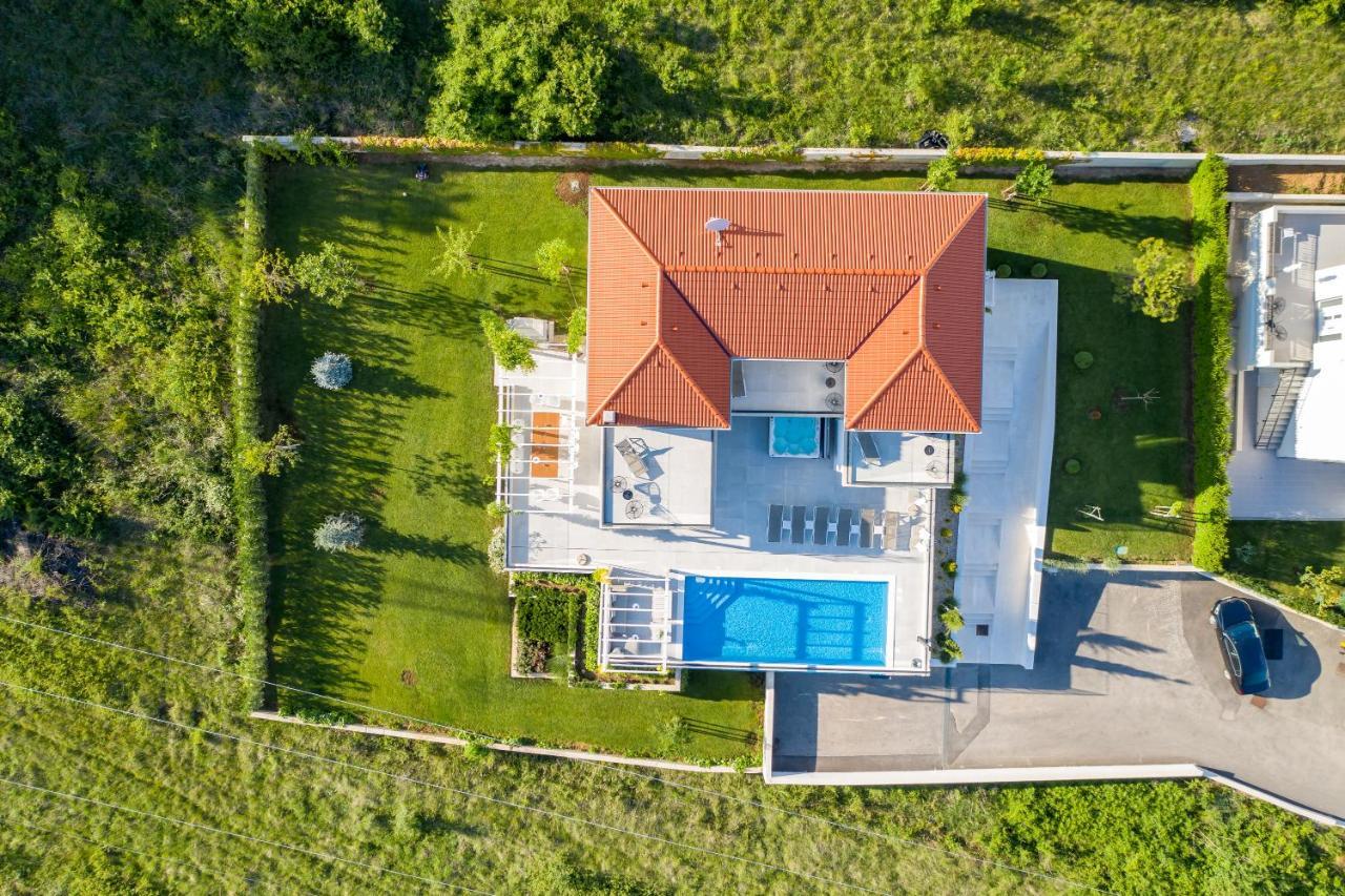 Villa Elegance Sinj Exterior photo